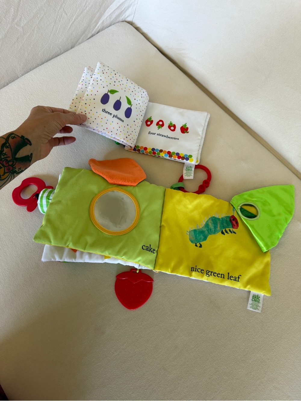 The Very Hungry Caterpillar 5 piece lot Baby soft book rattle toy tether toy - Picture 7 of 13